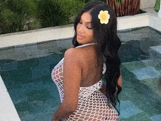 CassieGil – webcam model profile photo Image 4