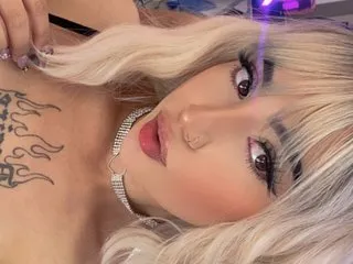 EmmaInLove – webcam model profile photo Image 3