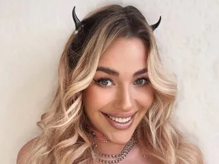 MiaSinfull – webcam model profile photo