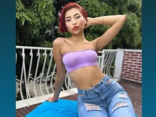 BellaVibes – webcam model profile photo Image 3