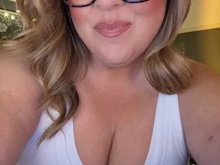 YaraDavis – webcam model profile photo Image 4