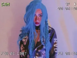 AmyBelmontt – webcam model profile photo Image 3