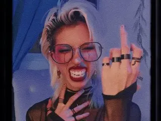 AmyBelmontt – webcam model profile photo Image 8