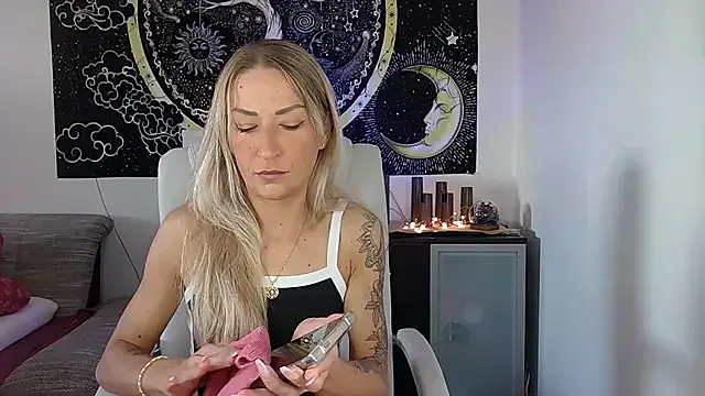 GreciaMorgan – webcam model profile photo Image 18