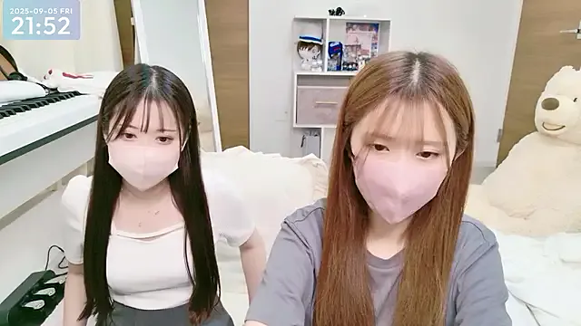 Noya – webcam model profile photo Image 13