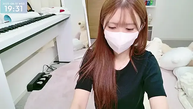 Noya – webcam model profile photo Image 7