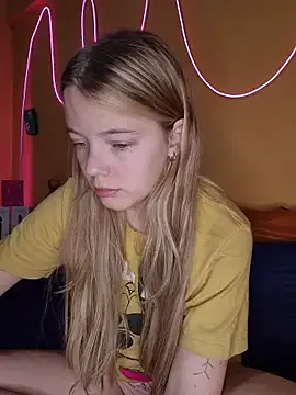 PaulinaSwift – webcam model profile photo Image 14