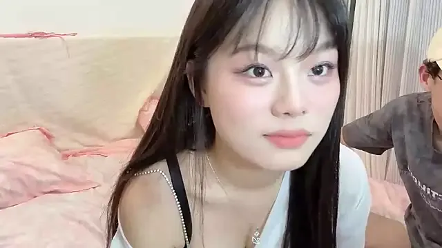 CristinaSantanas – webcam model profile photo Image 2