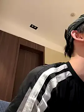 nik_sharp – webcam model profile photo Image 12