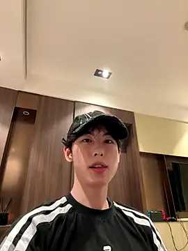 nik_sharp – webcam model profile photo Image 13