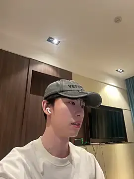 nik_sharp – webcam model profile photo Image 3