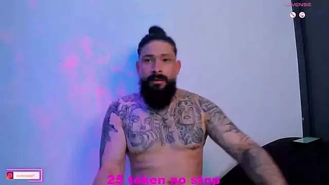 magic_rousse – webcam model profile photo Image 16