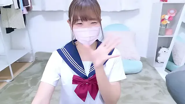 Olsuh – webcam model profile photo Image 7