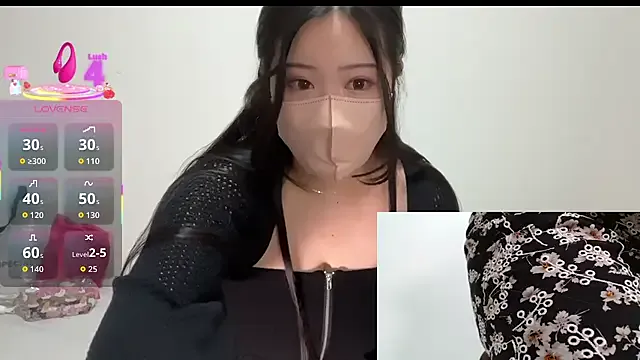 NikkiHollandXXX – webcam model profile photo Image 15