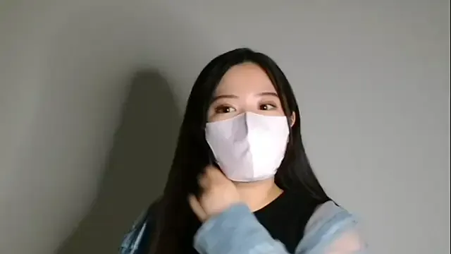 NikkiHollandXXX – webcam model profile photo Image 2