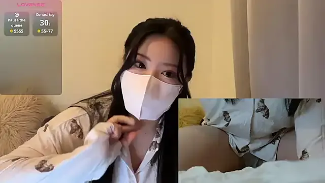 NikkiHollandXXX – webcam model profile photo Image 3