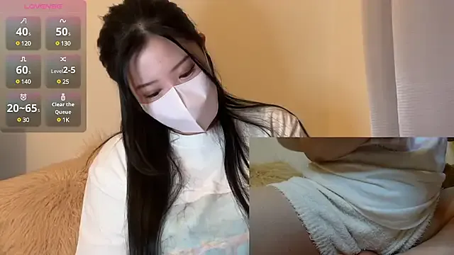 NikkiHollandXXX – webcam model profile photo Image 4