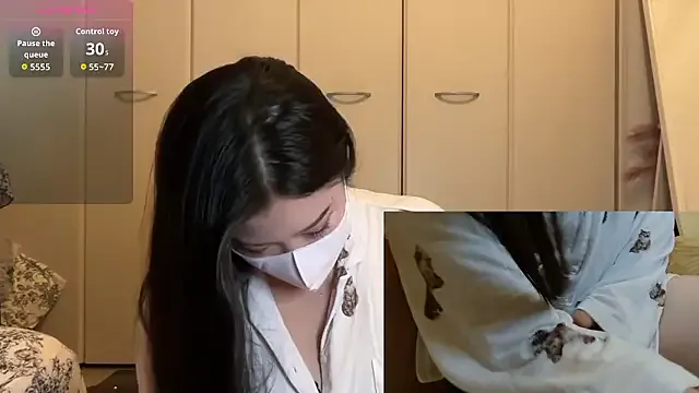 NikkiHollandXXX – webcam model profile photo Image 9