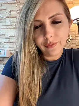 MartinaWolf – webcam model profile photo Image 5