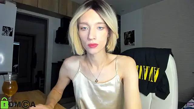 Playful_Adriana – webcam model profile photo Image 8