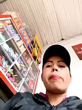 KaraNoir – webcam model profile photo Image 4