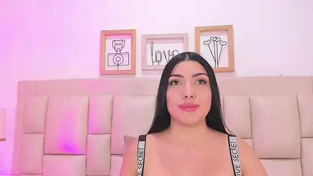 LyraCarvajal – webcam model profile photo Image 11