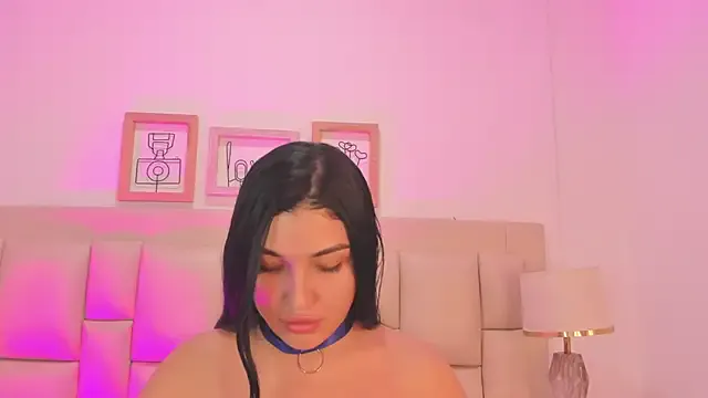 LyraCarvajal – webcam model profile photo Image 12