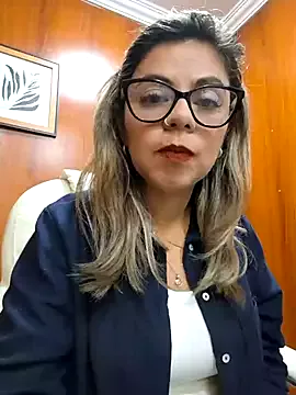 XxAlliGirlNextDoor – webcam model profile photo Image 10