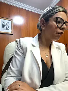 XxAlliGirlNextDoor – webcam model profile photo Image 14