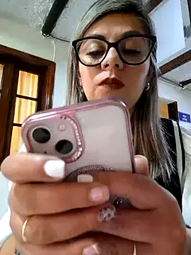 XxAlliGirlNextDoor – webcam model profile photo Image 3