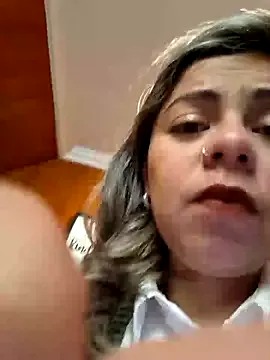 XxAlliGirlNextDoor – webcam model profile photo Image 4