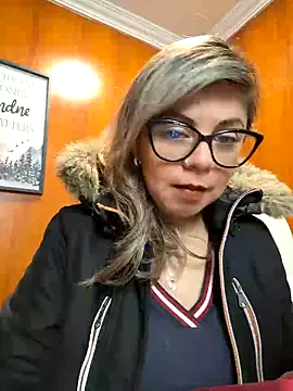 XxAlliGirlNextDoor – webcam model profile photo Image 5