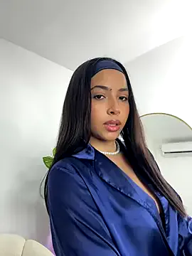 NathaliaNat – webcam model profile photo Image 3