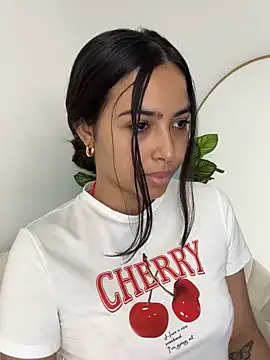 NathaliaNat – webcam model profile photo Image 7