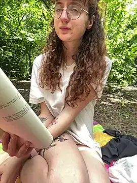 BabyyyLuna – webcam model profile photo Image 7