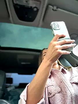 KaraNoir – webcam model profile photo Image 13