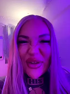 JuliaQuinn – webcam model profile photo Image 19