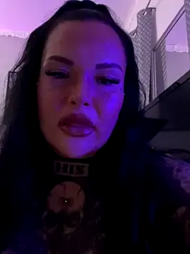 JuliaQuinn – webcam model profile photo Image 2