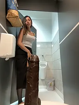 Chloe_Sins – webcam model profile photo Image 7