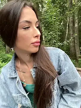 Noya – webcam model profile photo Image 10