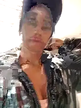 ZeyneJohnson – webcam model profile photo Image 16