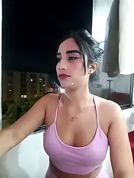 ZeyneJohnson – webcam model profile photo Image 2