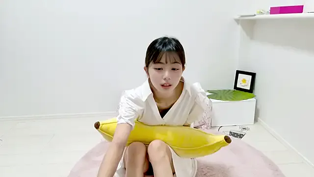 EmiilyAdams_ – webcam model profile photo Image 10