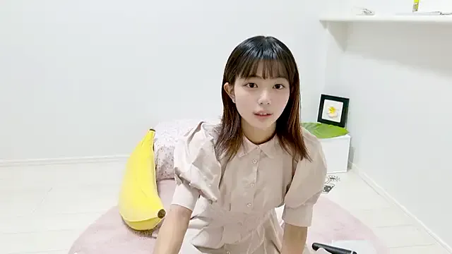 EmiilyAdams_ – webcam model profile photo Image 9