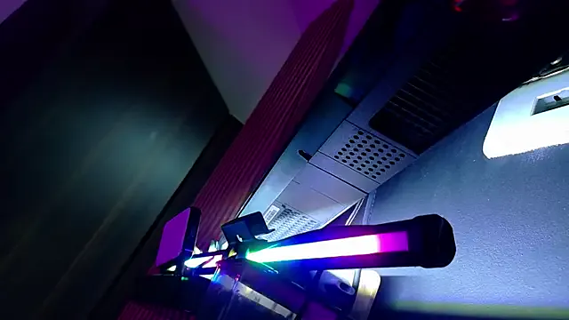 LunaKrismas – webcam model profile photo Image 2