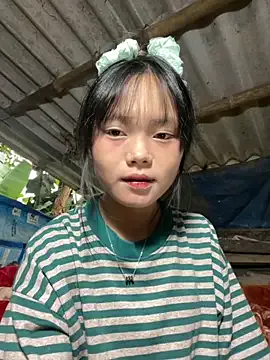 Maxinekinky – webcam model profile photo Image 10