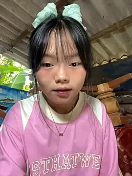 Maxinekinky – webcam model profile photo Image 12