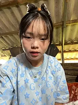 Maxinekinky – webcam model profile photo Image 2