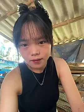 Maxinekinky – webcam model profile photo Image 3