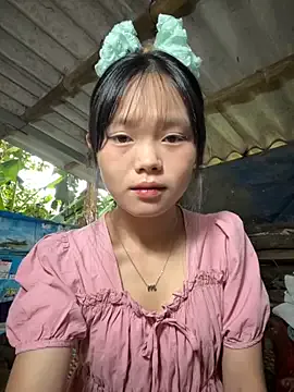 Maxinekinky – webcam model profile photo Image 7